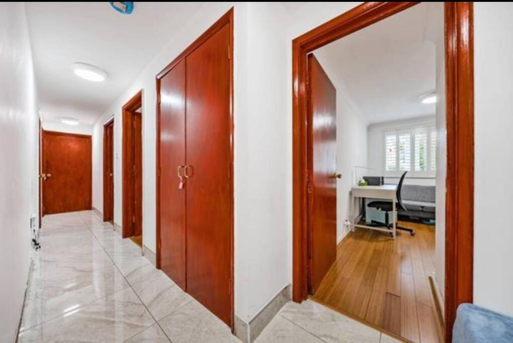 Spacious 3-Bed Cosy Flat In Westminster London Exterior photo